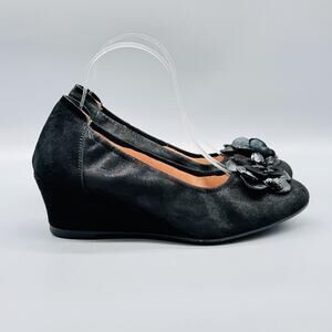 Sabrinas Shoes Womens 9 Black Suede Flower Embellished Pumps Wedge Comfort